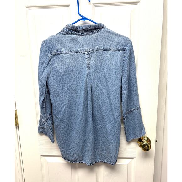 Bella Dahl Blue Chambray Blouse, Spotted Pattern Button Up, Size S - Picture 3 of 6